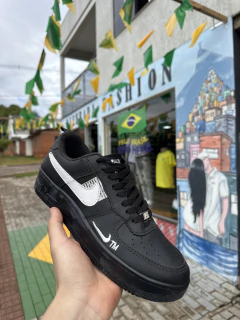 Tênis Nike Air Force TM Preto com Branco Segunda Linha T121