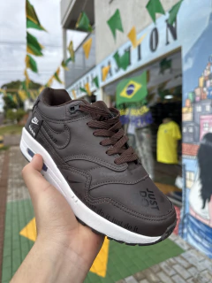 Tênis Nike Air Max Just do IT Marrom com preto T246