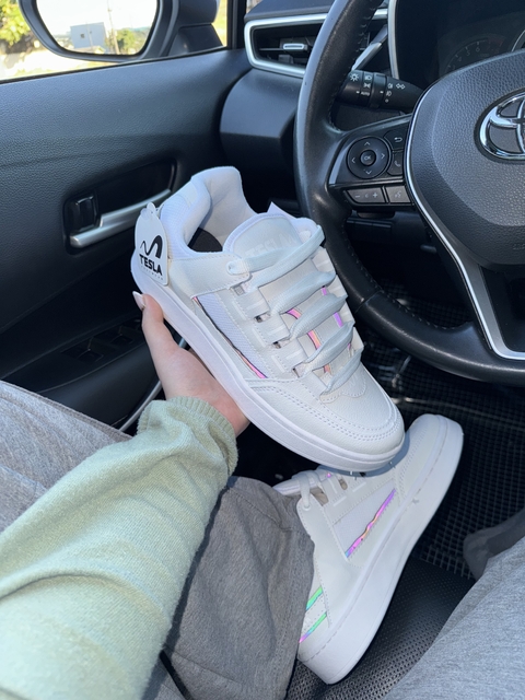 Tênis Tesla Branco com Holográfico linha Premium T751 - comprar online