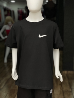 Camiseta Infantil Nike Preta com Branca M3549