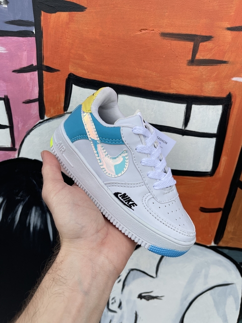 Tênis Infantil Nike Branco, azul com Holográficos T529