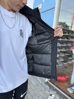 Bobojaco Nike Preto com bege Forrado, remove capuz, refletivo, bolso interno e externo M253 na internet