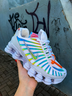 Tênis Nike 12 mola Branco Holográfico T215