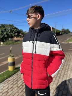 Bobojaco Nike Vermelho, Branco e Preto pelúcido, remove capuz, bolso interno e externo M255 - comprar online