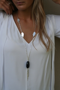 Collar Leaves