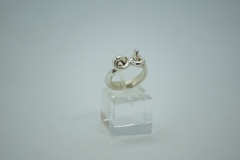Anillo Knots