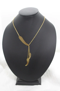 Collar Feathers