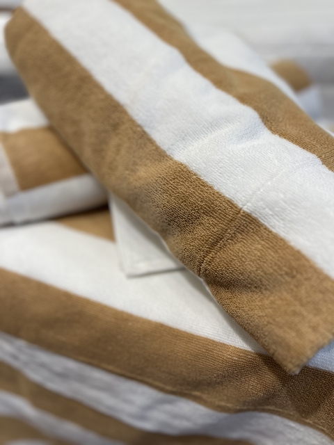 Toallon a rayas anchas marrón/blanco