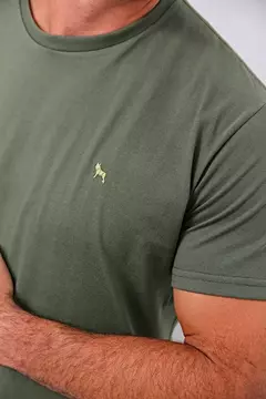 REMERA BASICA VERDE OLIVA BRAVO - comprar online