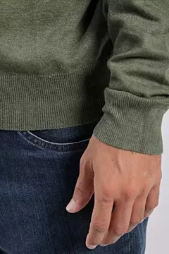 SWEATER MEDIO CIERRE VERDE MILITAR BRAVO en internet