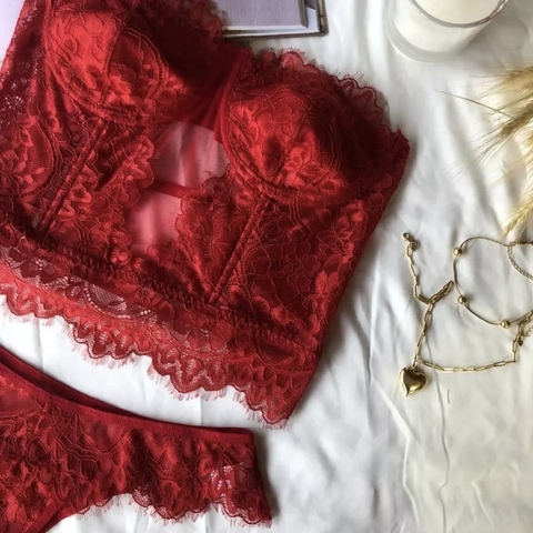 Conjunto de Lingerie em Renda Kate Vermelho Modelo Corset Detalhes em Tule