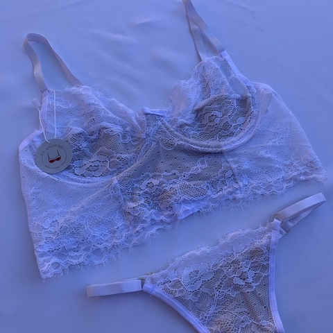 Conjunto de Lingerie Paixão em Renda Sutiã com Aro Branco