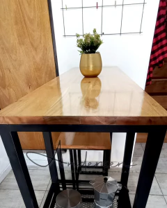 Barra Anhur + 2 banquetas en madera de Eucalipto en internet