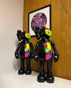 KAWS HALF PREMIUM en internet