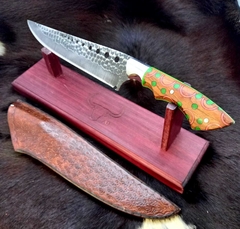 Faca Custom Criptoniana em Aço Carbono Textura Pedra Cabo em Madeira de Ipe e Resina Lâmina 9,4"