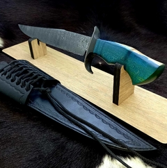 Faca Hunter em Aço Damasco Cabo em Curly Maple Estabilizado Importado do Canadá