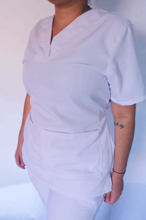 Scrub Yasmin Liso Branco