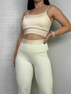 Conjunto de Calça em Poliamida com Brilho na Lateral - comprar online