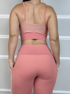Imagem do Conjunto de Calça Com Bolso e Tecido Brilhoso em Poliamida
