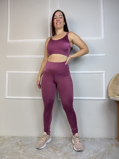 Conjunto de Calça em Poliamida Cirré com Brilho Top Alça - comprar online