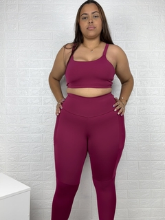 Conjunto de Calça em Poliamida com Bolso e Top Virgínia