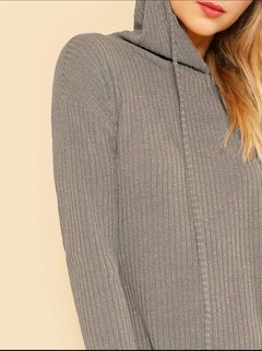 Vestido con gorra en internet