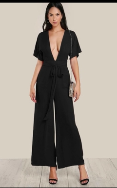 Jumpsuite con escote pronunciado
