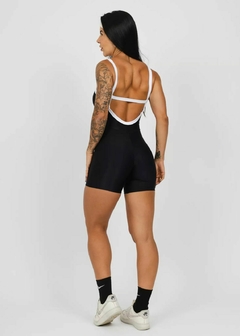 Macaquinho Clássico - Preto/Branco - comprar online