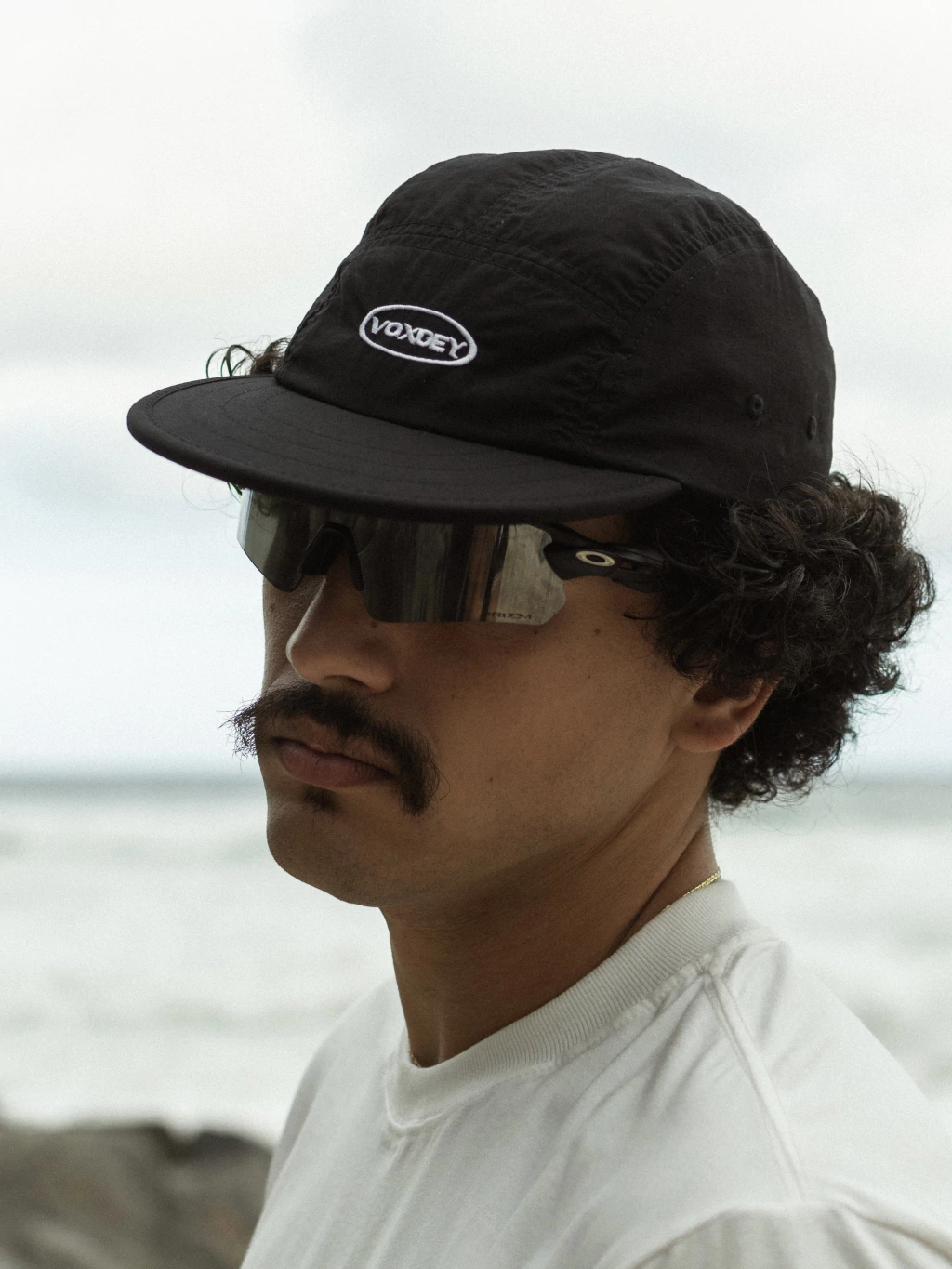 BONÉ FIVE PANEL