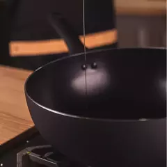 Imagen de Wok Con Tapa Antiadherente Hudson Aluminio TEFLON 28 Cm Color Negro