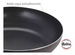 Imagen de Wok Con Tapa Antiadherente Hudson Aluminio Teflon 32 Cm Color Negro