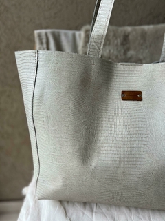 Banner de la categoría CARTERAS TOTE 100% CUERO 