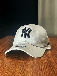 Boné NEW YORK Ajustável Logo Bordado