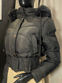 Jaqueta Puffer Peluciada com Capuz Removível - comprar online