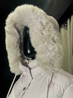 Jaqueta Puffer Peluciada com Capuz Removível na internet