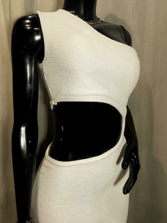 Vestido Longo Cortes Laterais com Fenda - comprar online