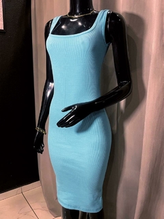 Vestido Decote Quadrado Midi Tubinho