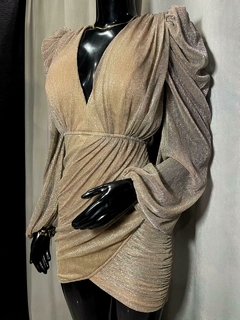 Vestido Curto Decote em V com Brilho
