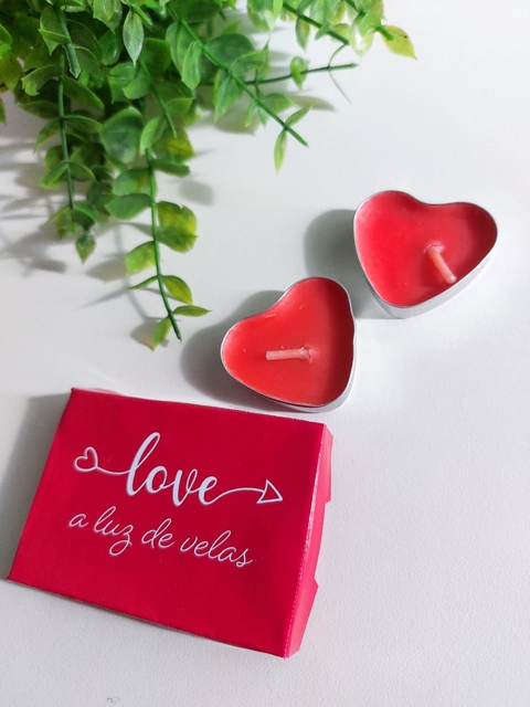 CAIXINHA COM VELA DE CORAÇÃO