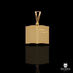PINGENTE BÍBLIA LISO - BANHADO A OURO 18K