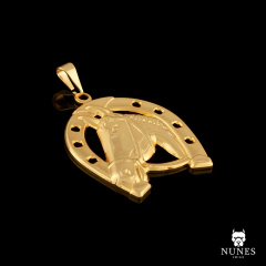 PINGENTE FERRADURA DE CAVALO PEQUENO 2X1.7CM ( 1.4G ) - BANHADO A OURO 18K - comprar online