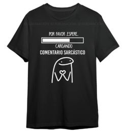 Remera unisex negra cargando sarcasmo flork - comprar online