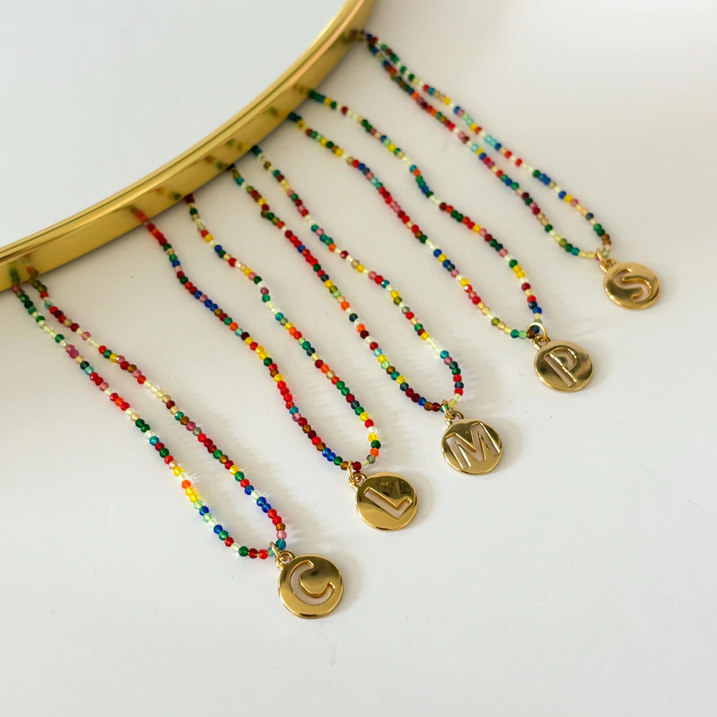 Choker Cristais Coloridos com Inicial