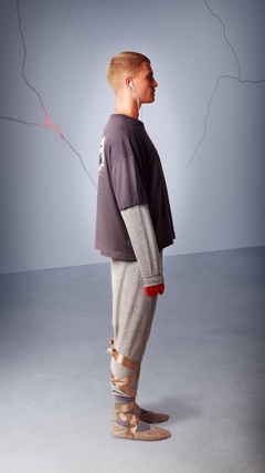 CAMISETA BOX LOGO (gray) - ASH Stup Company