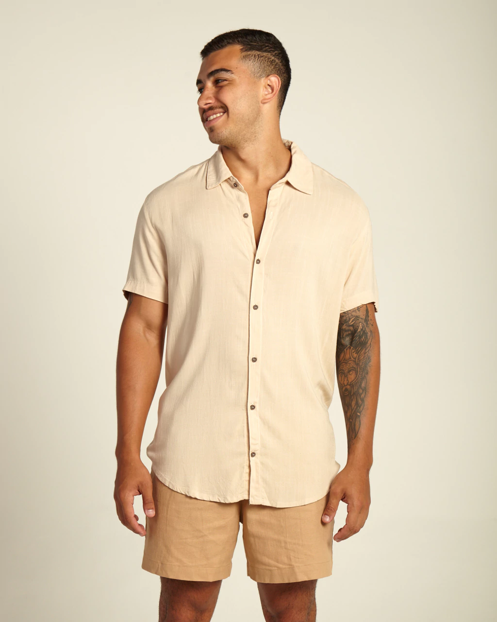 Short Casual Linho Capuccino
