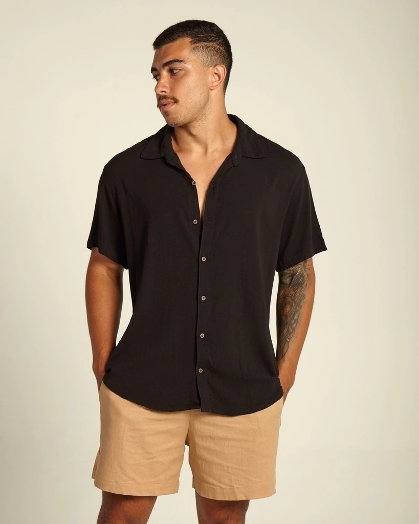 camisa de botão Preta