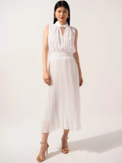 Vestido Plissado em Crepe Branco