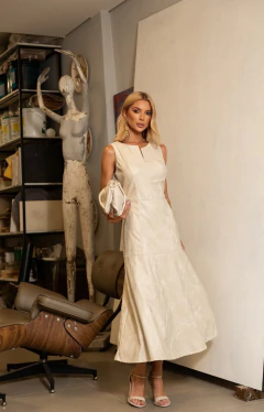 Vestido couro bordado na internet