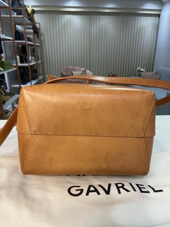 MANSUR GAVRIEL BUCKET na internet