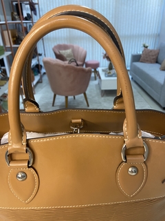 Imagem do LOUIS VUITTON - PASSY CARAMELO